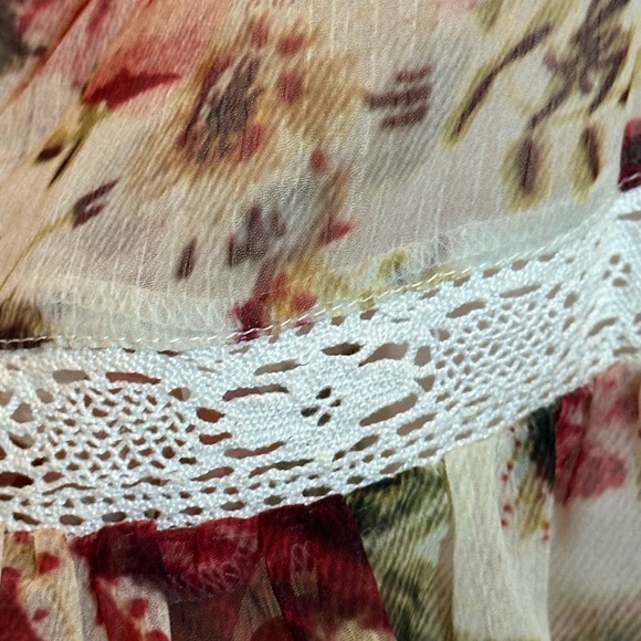 Hope & Ivy Ruffle Hem Mini Floral Lace Dress with open back, XS - Picture 6 of 6